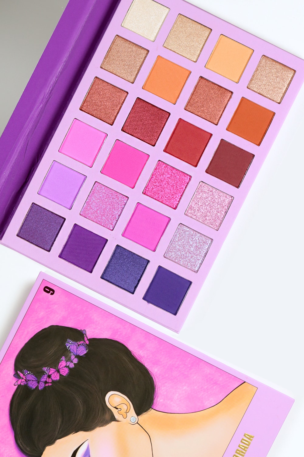 La Chica Enamorada Eyeshadow Palette