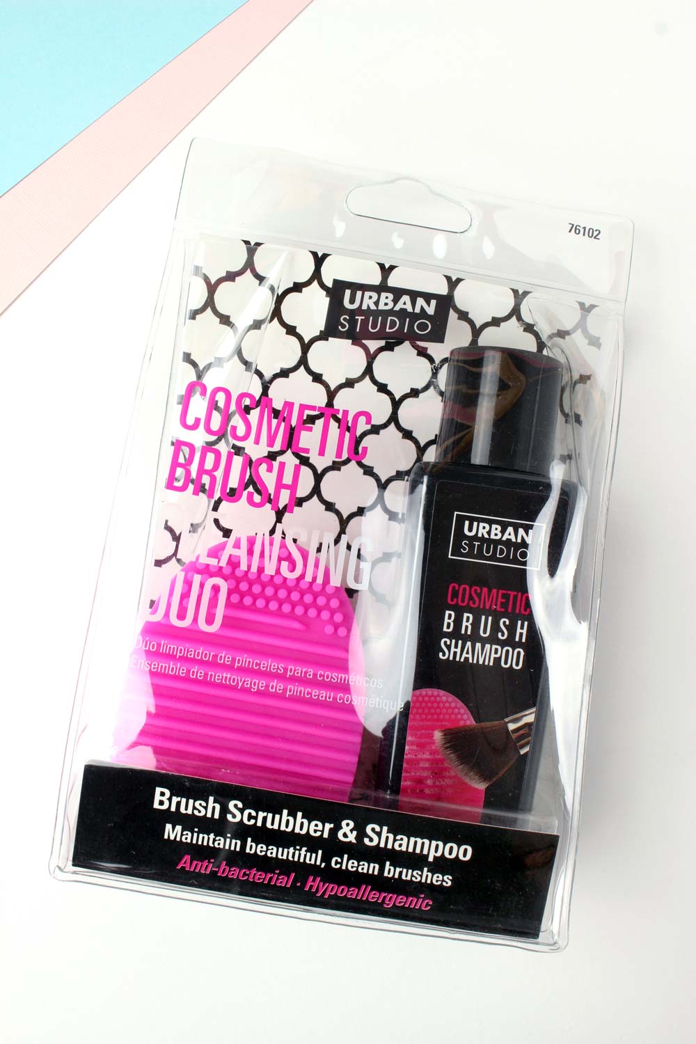 Makeup Brush Shampoo and Scrubber
